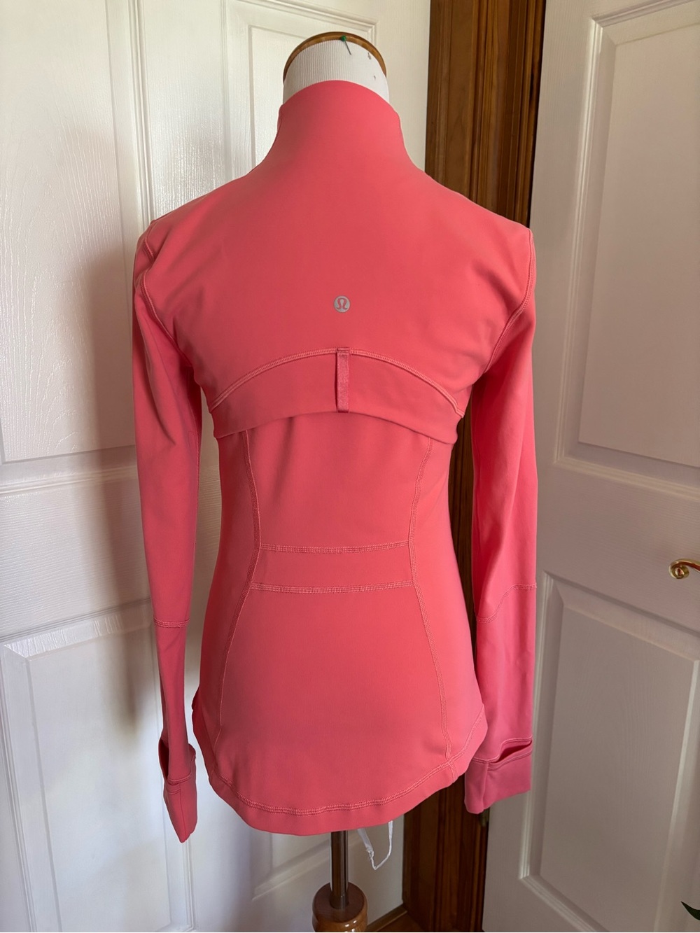 Lululemon Define Jacket Luon 6 EUC - Picture 4 of 10